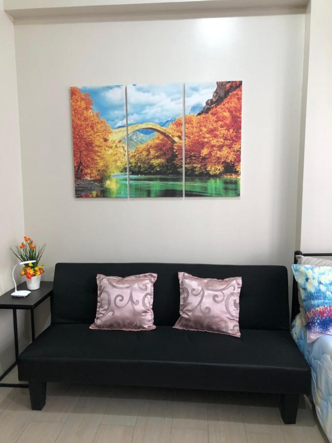 Robles' Unit At 81 Newport Boulevard Manila Esterno foto