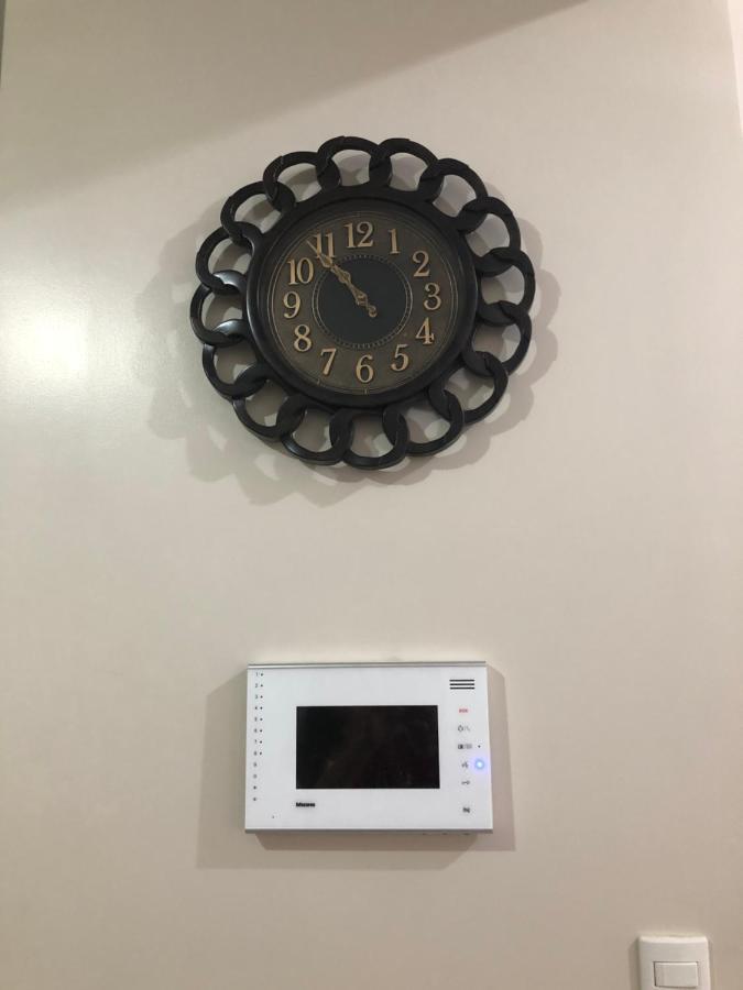 Robles' Unit At 81 Newport Boulevard Manila Esterno foto
